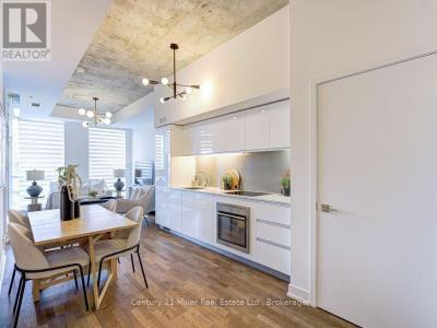 20 MINOWAN MIIKAN LANE, Toronto (little Portugal), 온타리오주 M6J 0E5, 캐나다