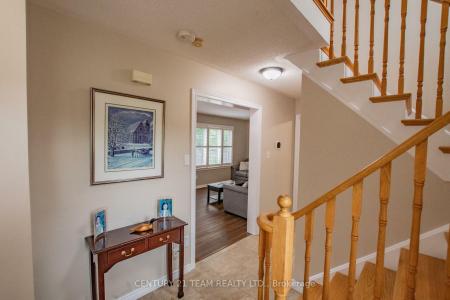 17 RUDDELL CRESCENT, Halton Hills, Ontario L7G 5N4, Kanada