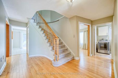 342 BRISTOL ROAD, Newmarket, Ontario L3Y 7Z9, Kanada