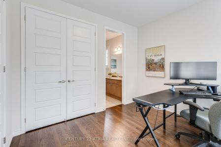 122 DEGRAAF CRESCENT, Aurora, Ontario L4G 0X2, Canada