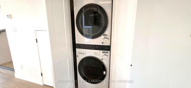 857 DUNDAS STREET, London East, Ontario N5W 2Z8, Canada
