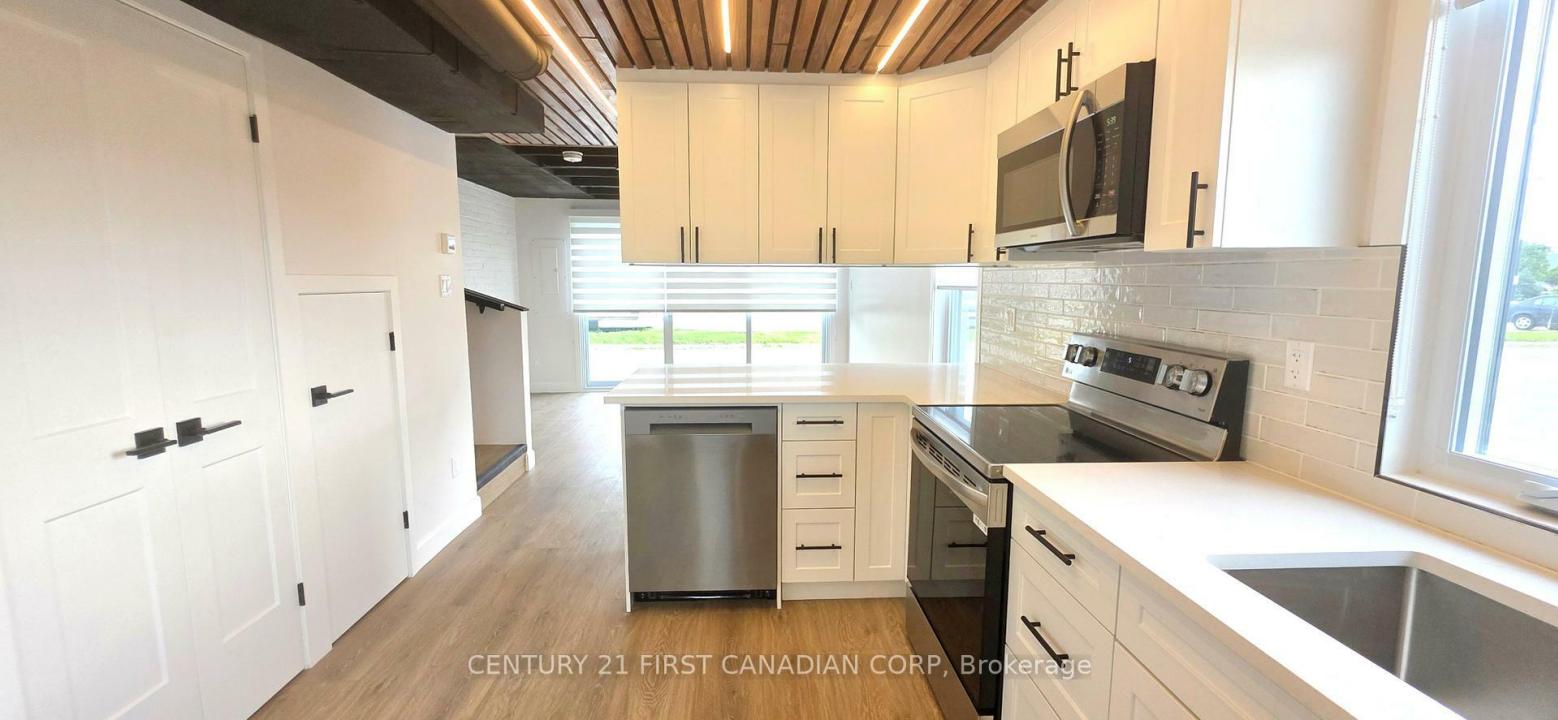 857 DUNDAS STREET, London East, Ontario N5W 2Z8, Canada
