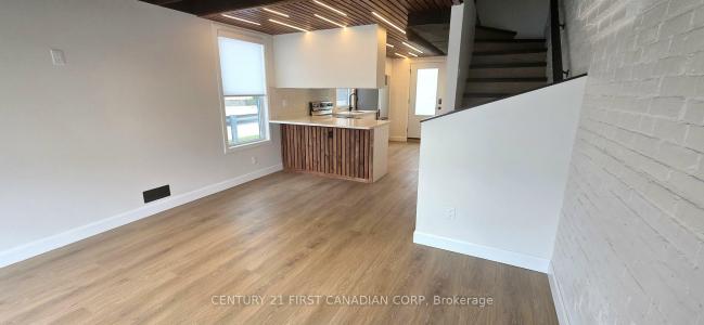 857 DUNDAS STREET, London East, Ontario N5W 2Z8, Canada