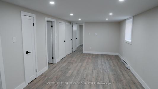 1072 JALNA BOULEVARD, London South, 온타리오주 N6E 2J5, 캐나다
