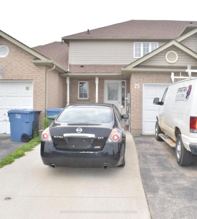 75 HEWITT LANE, Guelph, Ontario N1K 1V7, Kanada