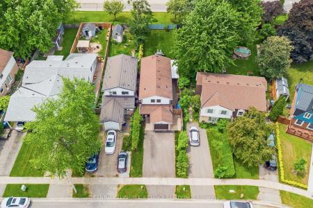 106 QUEENSDALE CRESCENT, Guelph, أونتاريو N1H 6W3, كندا 