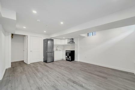 516 SEAVIEW HEIGHTS, East Gwillimbury, Ontario L9N 0Y3, Canada