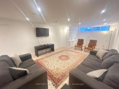 19 HOLMAN CRESCENT, Aurora, Ontario L4G 1Z8, Canadá