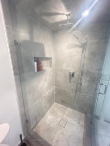19 HOLMAN CRESCENT, Aurora, Ontario L4G 1Z8, Canadá