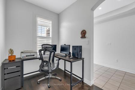 8 YOUNG GARDEN CRESCENT, Brampton, Ontario L6Y 6A4, Canada