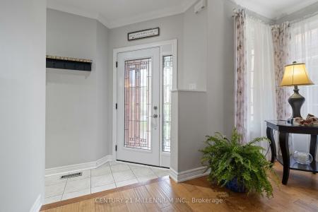 12 RUSSELL STREET, Halton Hills, Ontario L7G 5Y7, Canada