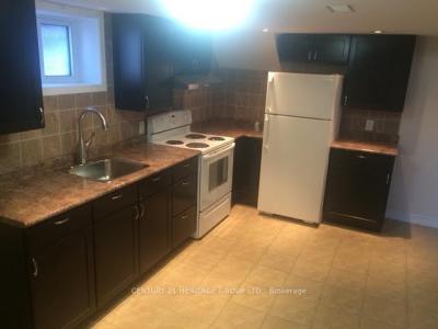 130 SHELDON AVENUE, Newmarket, Ontario L3Y 2V7, Canada