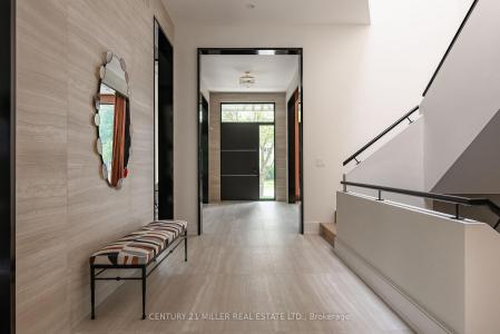 392 MAPLE GROVE DRIVE, Oakville, Ontario L6J 4V7, Canadá
