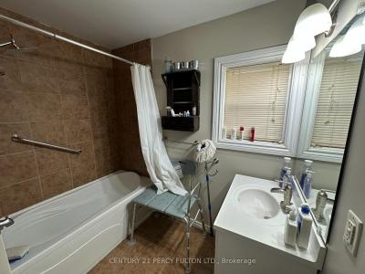 19 PELHAM STREET, Quinte West, Ontario K8V 5A8, Canada