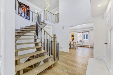 243 MURRAY DRIVE, Aurora, Ontario L4G 5X1, Canadá