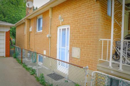 22 KATHERINE ROAD, Toronto, 安大略省 M3K 1H9, 加拿大