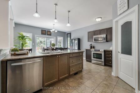 98 LAURENT BOULEVARD, Kawartha Lakes, Ontario K9V 0G8, Canada