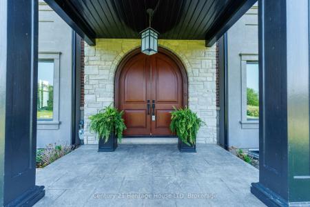 12679 NIAGARA PARKWAY, Niagara Falls, Ontario L2E 6S6, Canada