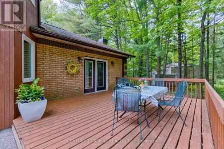 13 COUNTRY LANE, Petawawa, Ontario K8H 3E2, CANADÁ