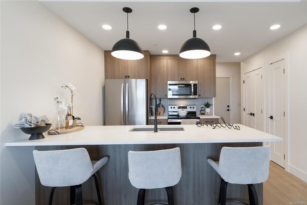 201 DOGWOOD DR, Ladysmith, British Columbia V9G 0C3, Canada