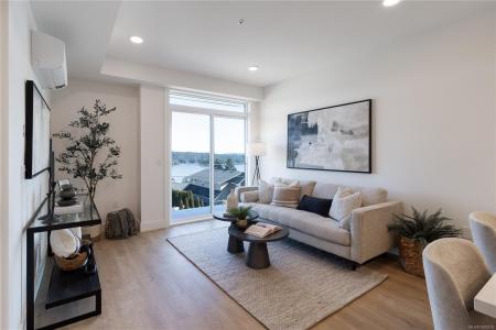 201 DOGWOOD DR, Ladysmith, British Columbia V9G 0C3, Canada