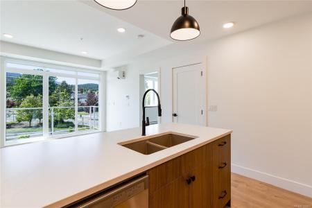 201 DOGWOOD DR, Ladysmith, British Columbia V9G 0C3, Canada