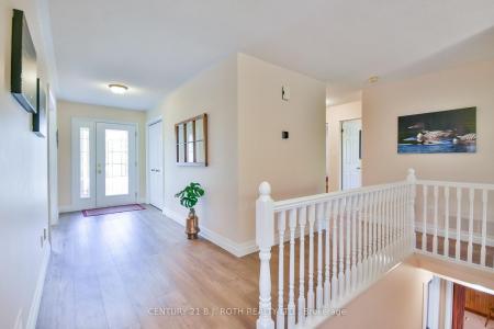 34 CAIRNS BOULEVARD, Springwater, Ontario L9X 0N8, Canadá