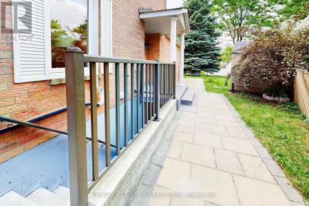 60 STEEPLEVIEW CRESCENT, Richmond Hill (north Richvale), Ontario L4C 9R3, Canada
