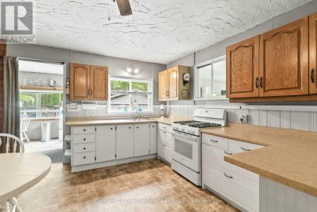1553 KUSHOG LAKE ROAD, Algonquin Highlands (stanhope), オンタリオ K0M 1S0, カナダ