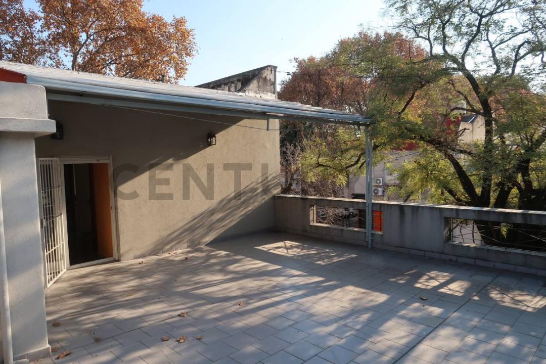 Mercedes 995, Floresta, Capital Federal 1407, Arjantin