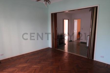 Mercedes 995, Floresta, Capital Federal 1407, Arjantin