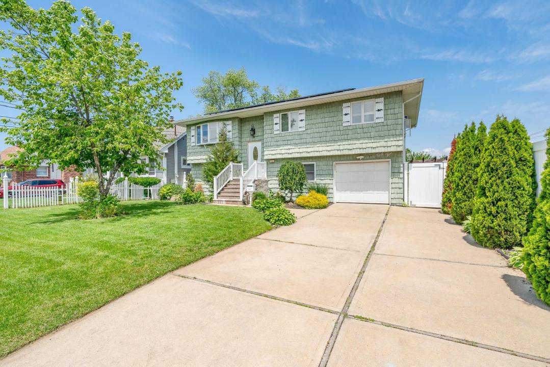 255 Rose Street, Copiague, ניו יורק 11726, ארצות הברית של אמריקה