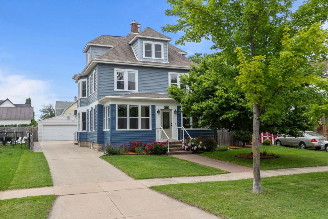 628 Broad Street, Menasha, Wisconsin 54952-3406