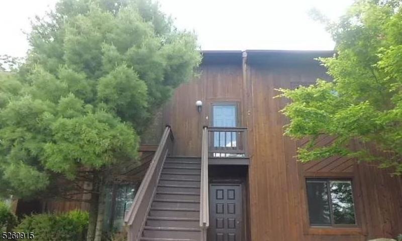 5 Pevero Drive, Unit 4, Vernon, New Jersey 07462