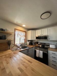 460 Maxatawny Drive, Pocono Lake, Pennsylvania 18347