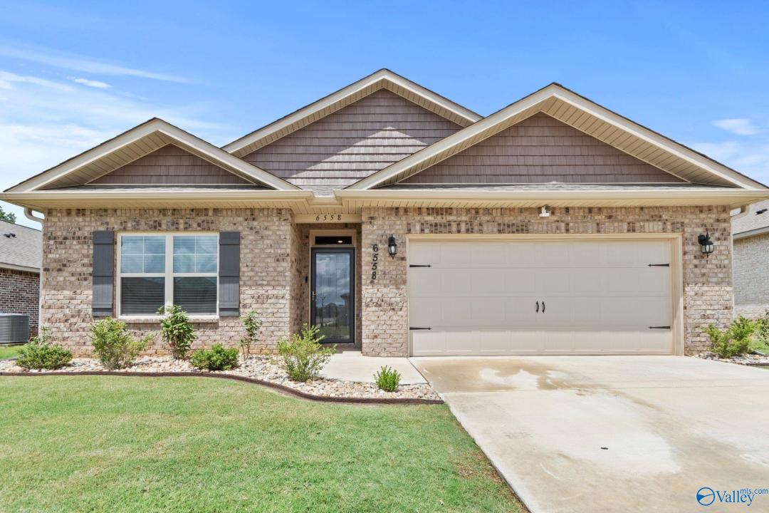 6558 Jacaranda Drive, Huntsville, Alabama 35806, USA