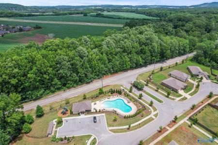 6558 Jacaranda Drive, Huntsville, Alabama 35806, USA