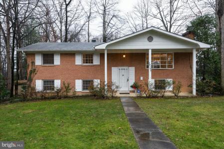10107 Forest Avenue, Fairfax, Virginia 22032, USA