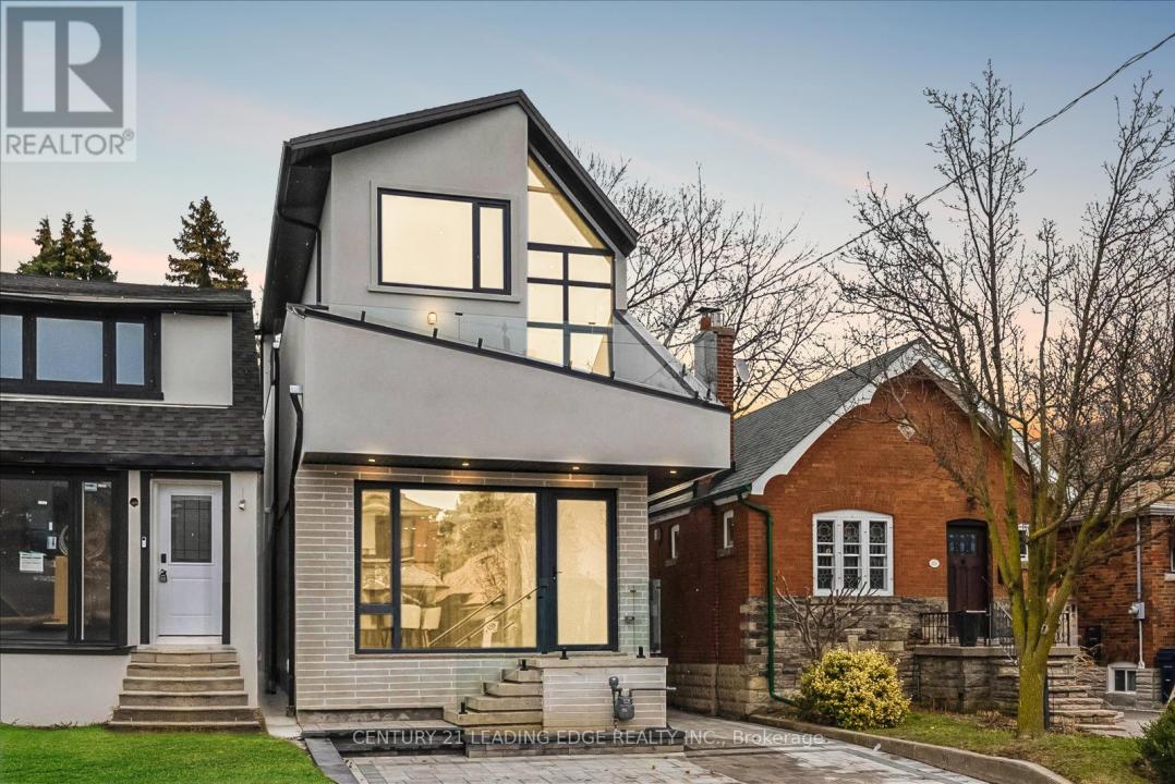 257 ROBINA AVENUE EAST, Toronto (oakwood Village), オンタリオ M6C 3Y9, カナダ