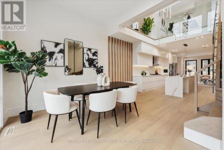257 ROBINA AVENUE EAST, Toronto (oakwood Village), オンタリオ M6C 3Y9, カナダ
