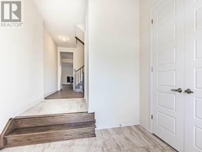 1404 SYCAMORE GARDENS, Milton (cb Cobban), 安大略省 L9T 1R3, 加拿大