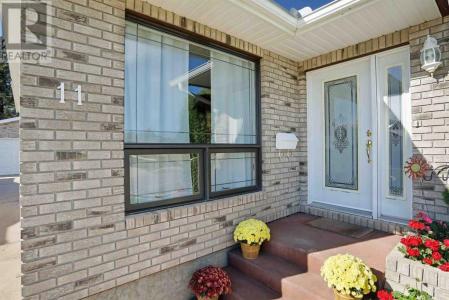 11 LAKEVIEW CRESCENT EAST, Brooks, Alberta T1R 0L9, Canada