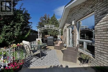 11 LAKEVIEW CRESCENT EAST, Brooks, Alberta T1R 0L9, Canadá