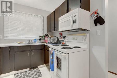 9707 69 AVENUE, Grande Prairie, Alberta T8V 5E4, Canada