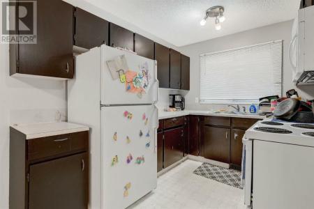 9707 69 AVENUE, Grande Prairie, Alberta T8V 5E4, Canada
