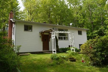 1824 Ch. Nicholas-Austin, Austin, Quebec J0B 1B0, Canada