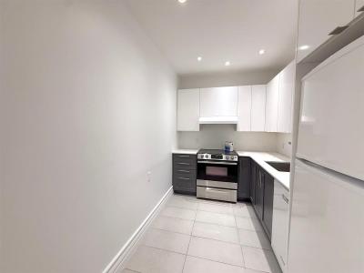 1125 Av. Laurier O., Montréal (Outremont), Quebec H2V 2L3, CANADÁ