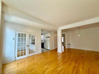 1125 Av. Laurier O., Montréal (Outremont), Quebec H2V 2L3, CANADÁ