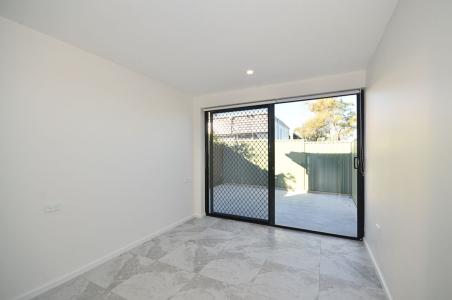 21B Pendle Way, Pendle Hill, NSW 2145, Australia