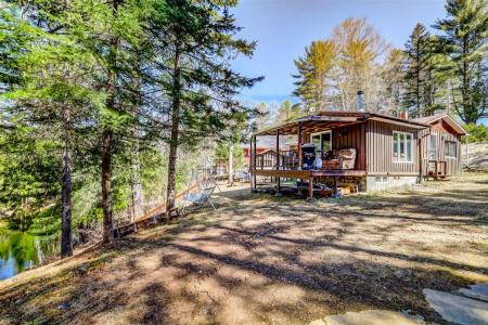 2710 Ch. du Lac-Cameron, Amherst, Quebec J0T 2T0, Kanada